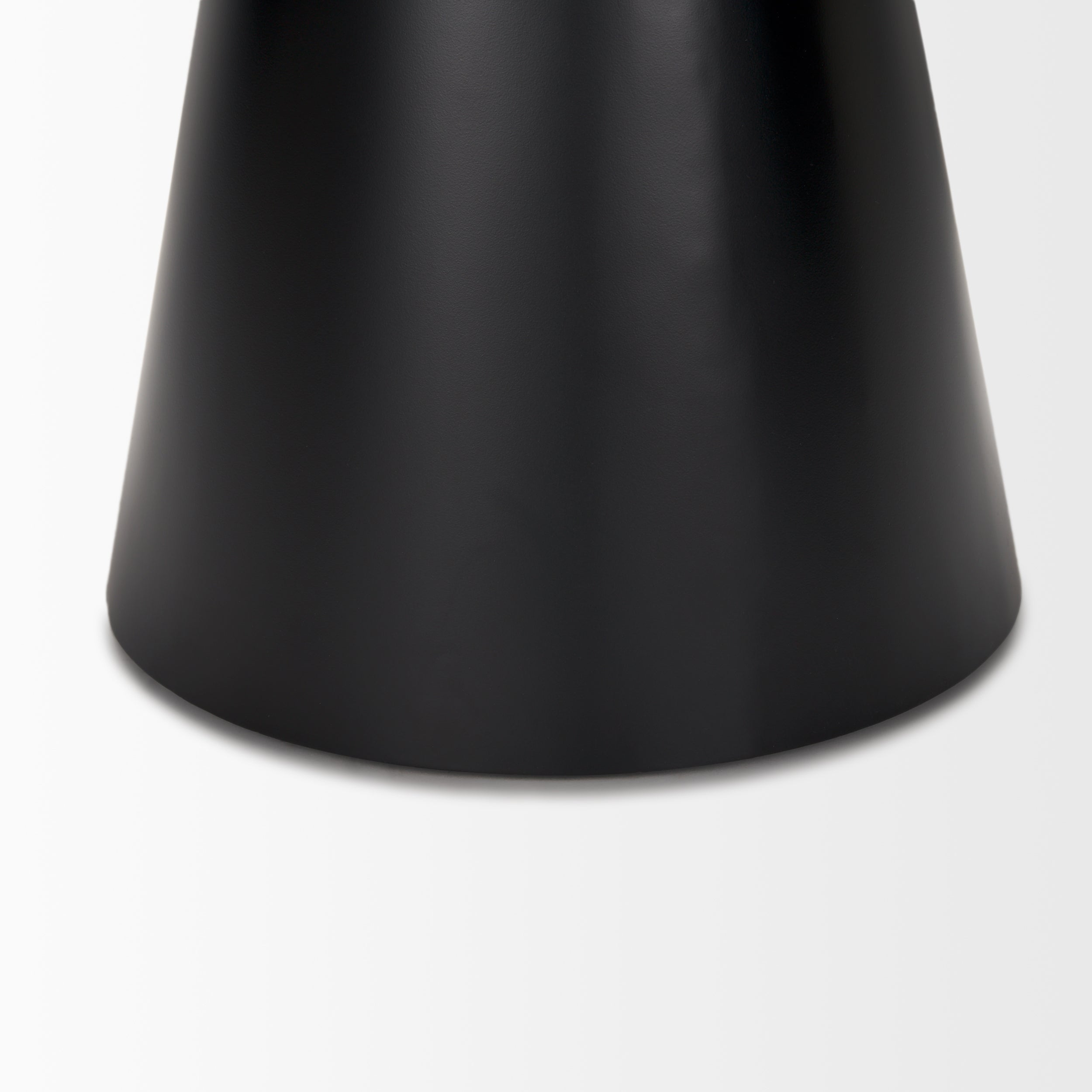 Mercana - Mitchell End Table in Black, Metal