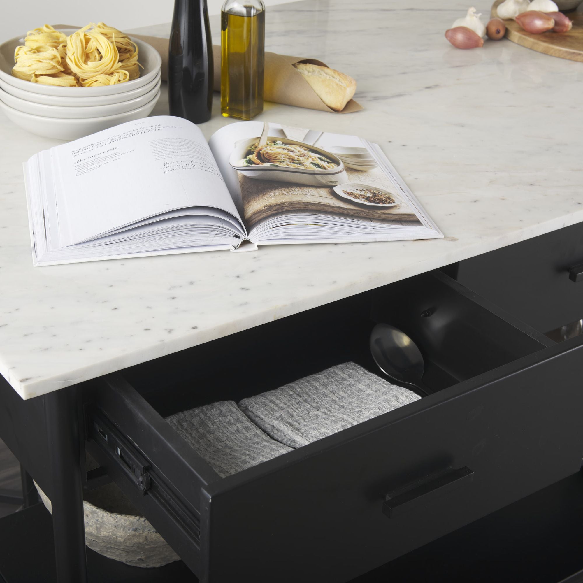Mercana - Amika Kitchen Island in White