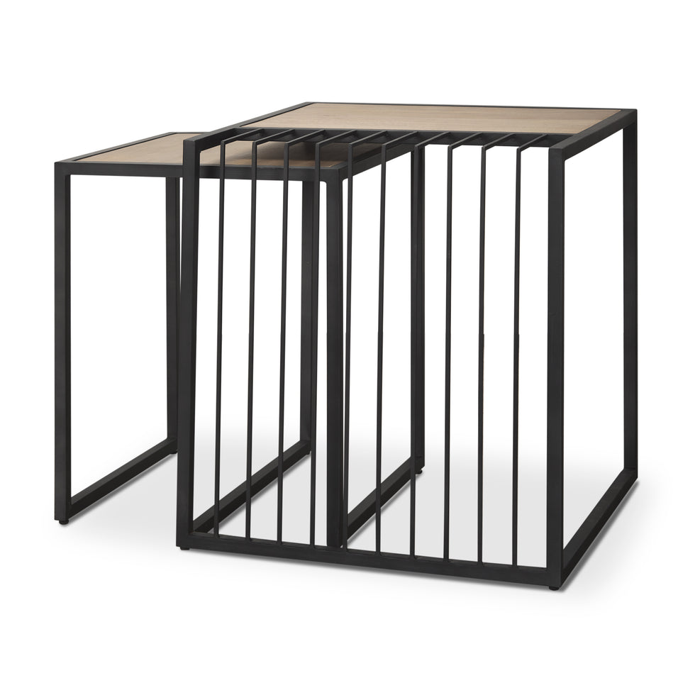 Mercana - Miles End Table in Black, Metal