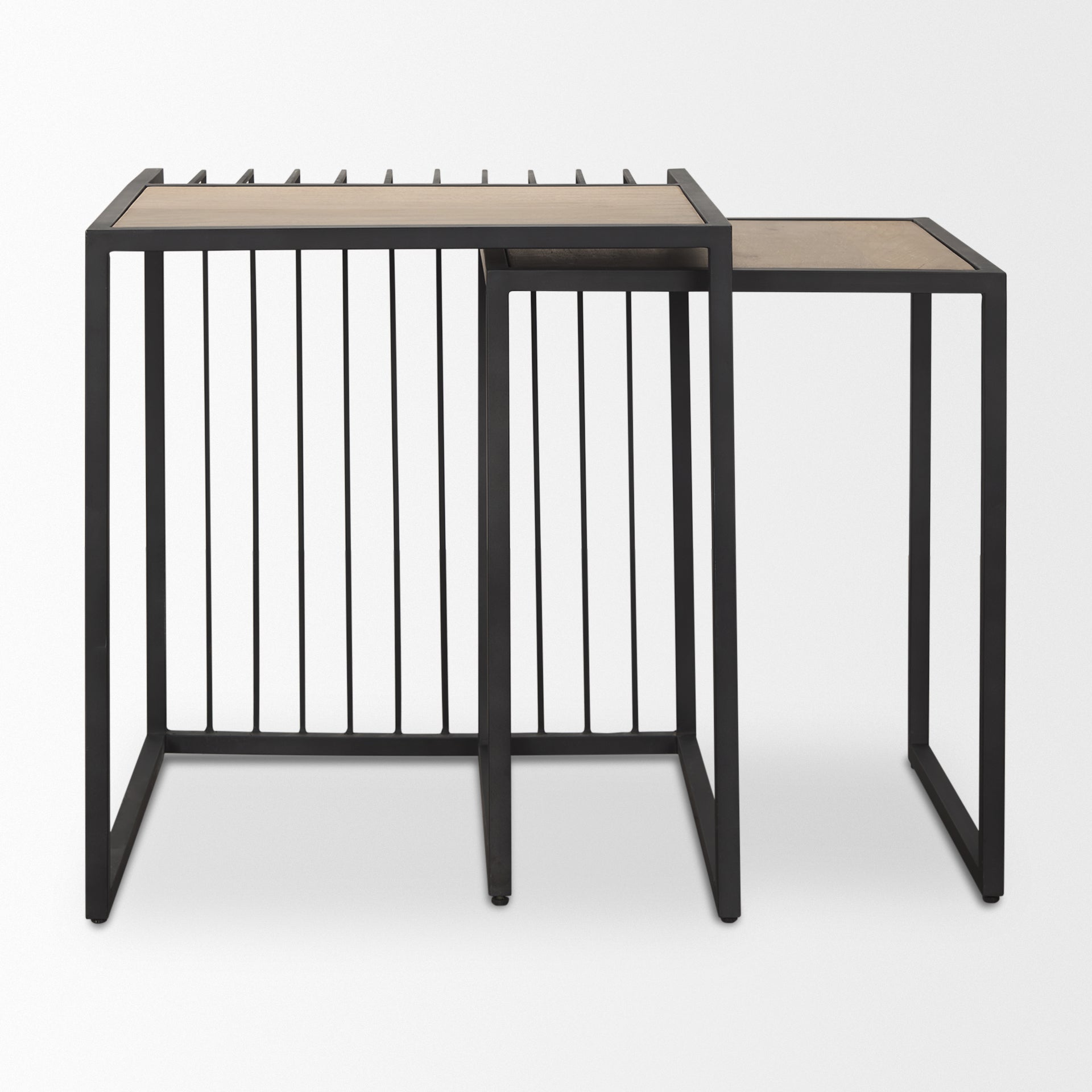Mercana - Miles End Table in Black, Metal