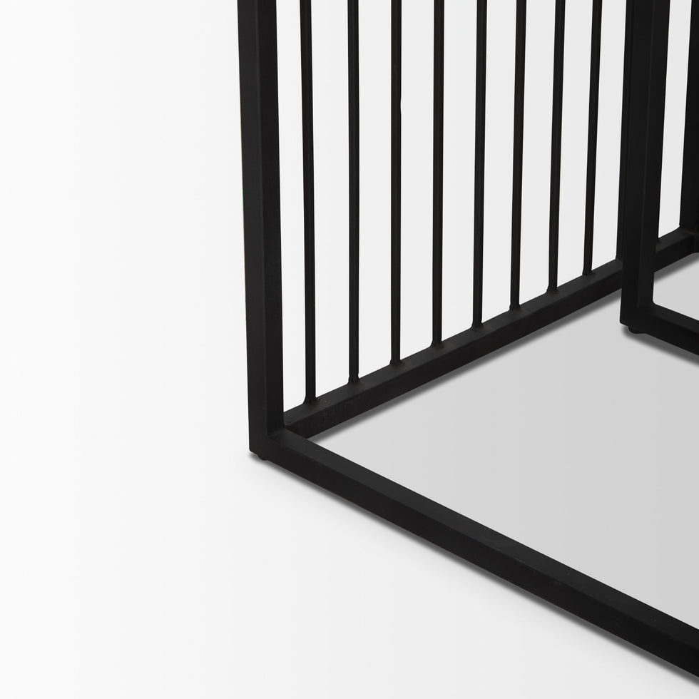 Mercana - Miles End Table in Black, Metal