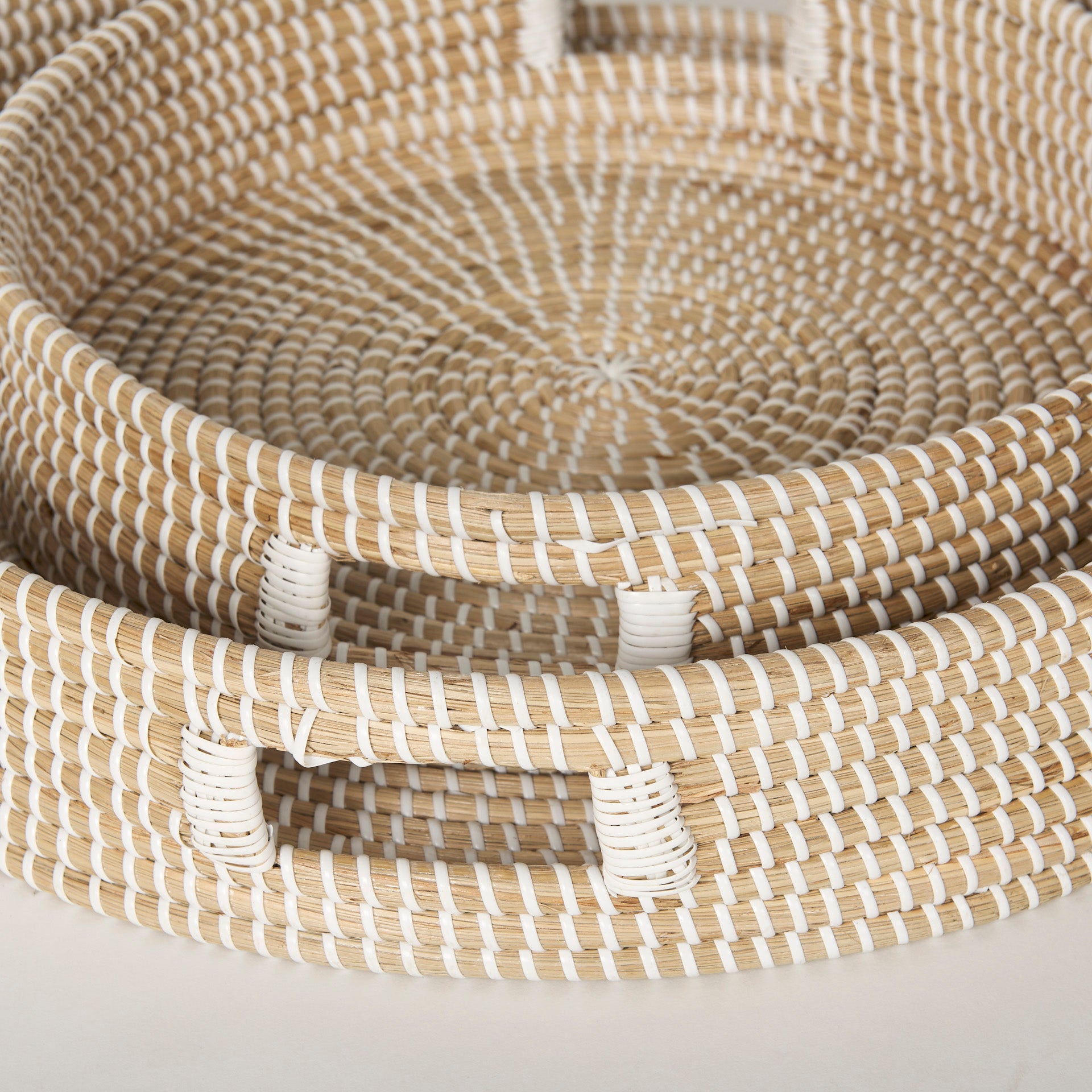 Mercana - Kalama Trays in Brown/White, Seagrass