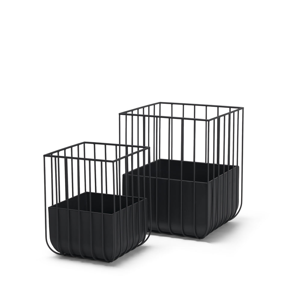 Mercana - Verna Planters in Black, Metal