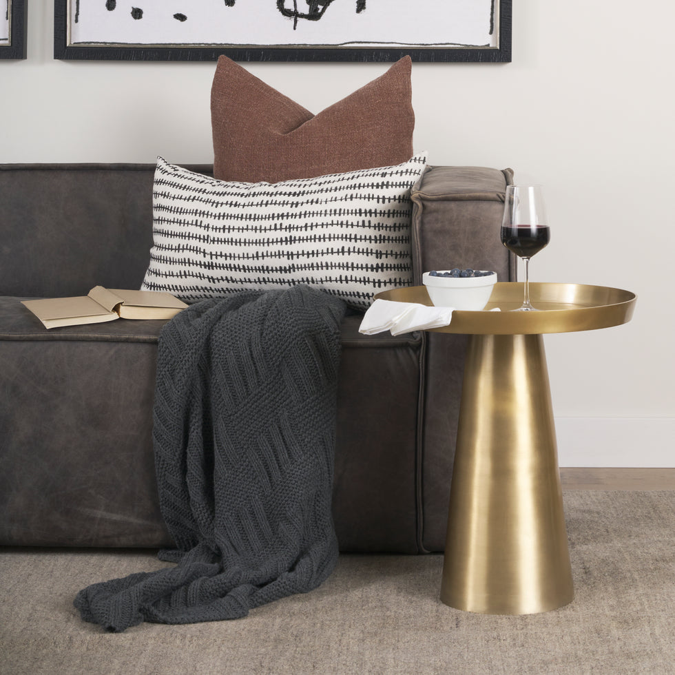 Mercana - Roland Accent Table in Gold, Metal