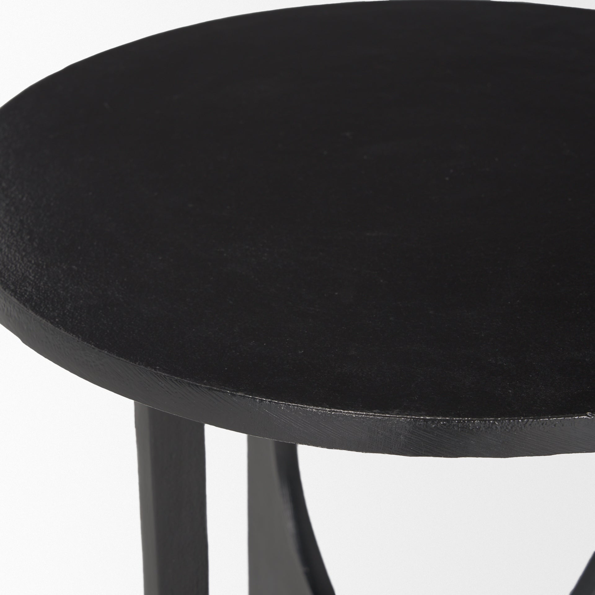 Mercana - Sobi Accent Table in Black, Metal