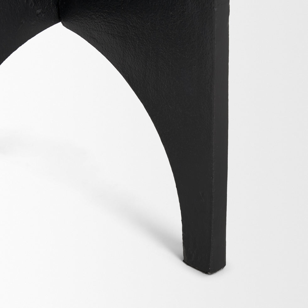 Mercana - Sobi Accent Table in Black, Metal