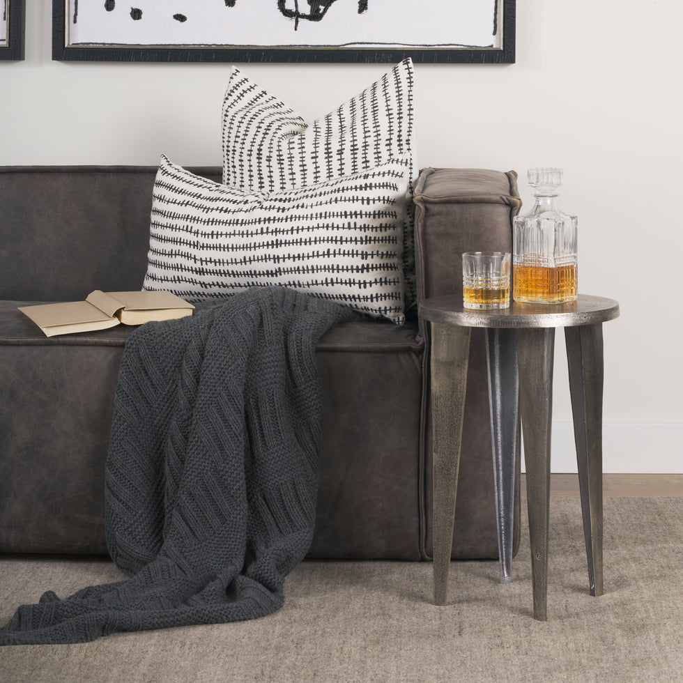 Mercana - Maggie Accent Table in Silver, Metal