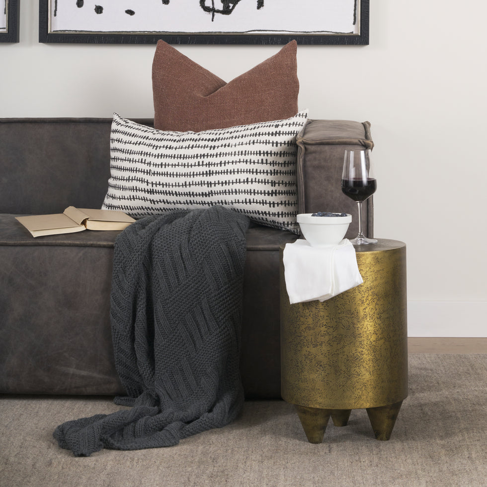 Mercana - Rosh Accent Table in Gold, Metal