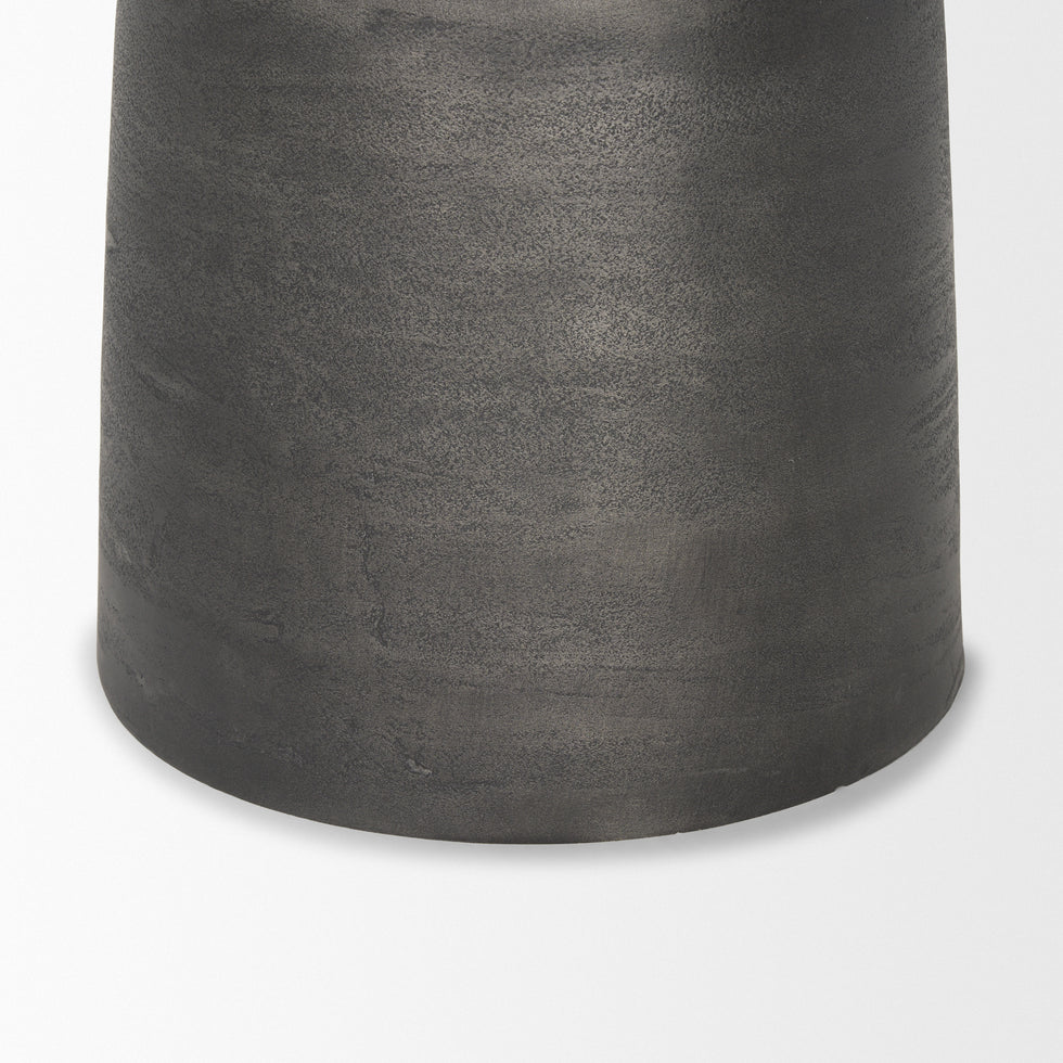 Mercana - Russo Accent Table in Gray, Metal