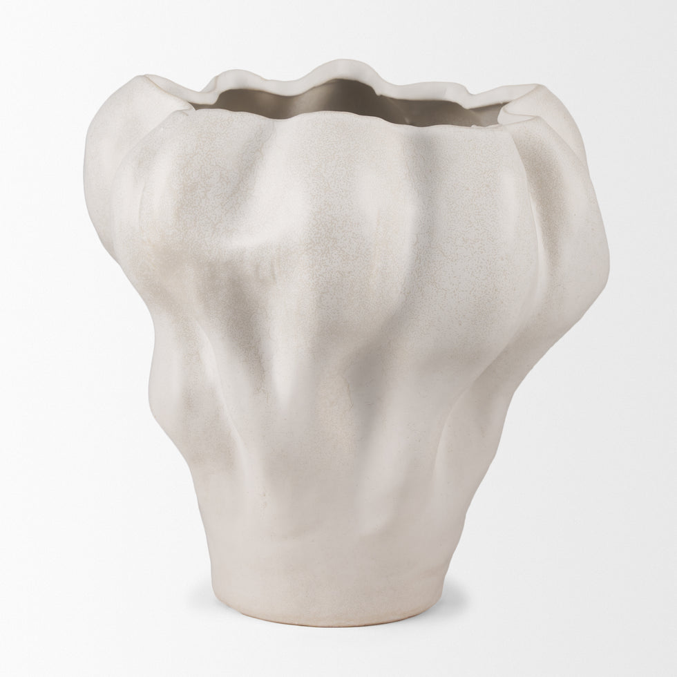 Mercana - Vanna Vase in Cream, Ceramic