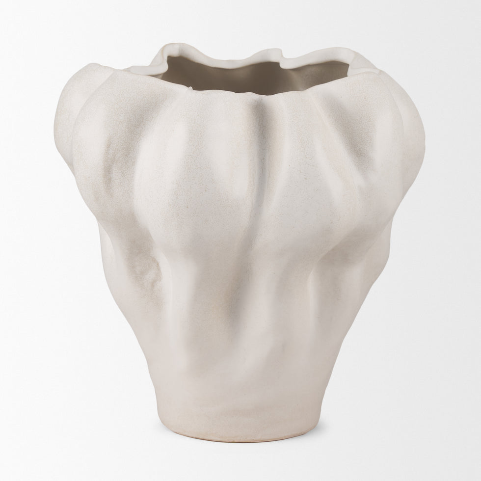 Mercana - Vanna Vase in Cream, Ceramic