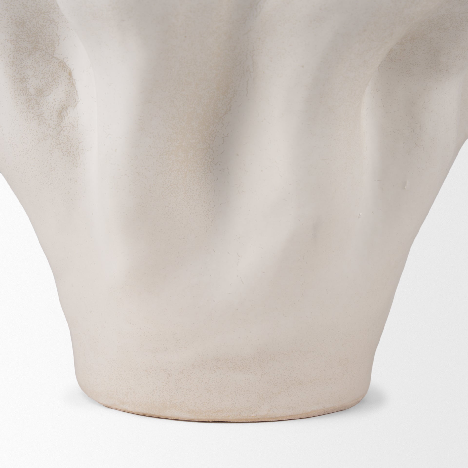 Mercana - Vanna Vase in Cream, Ceramic