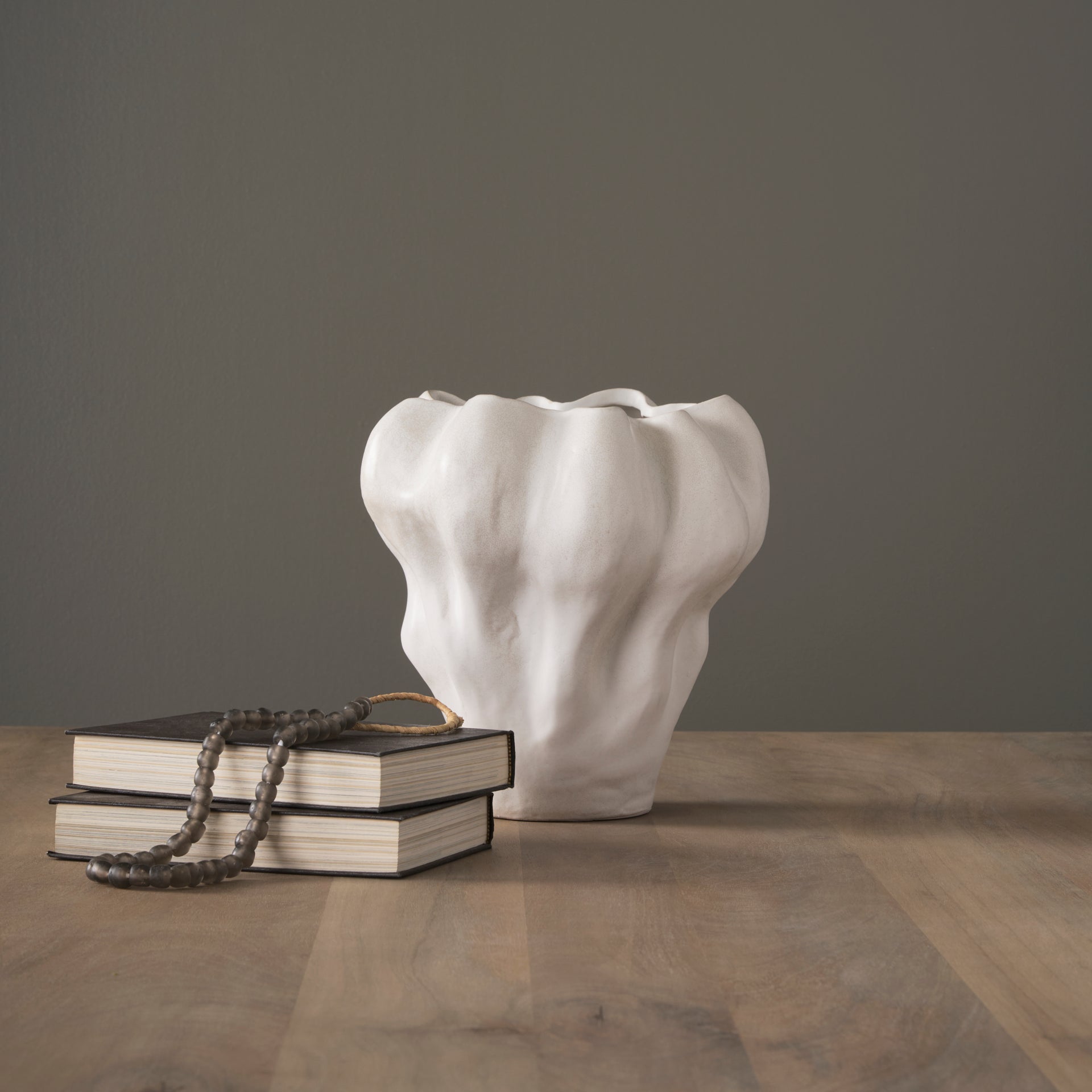 Mercana - Vanna Vase in Cream, Ceramic