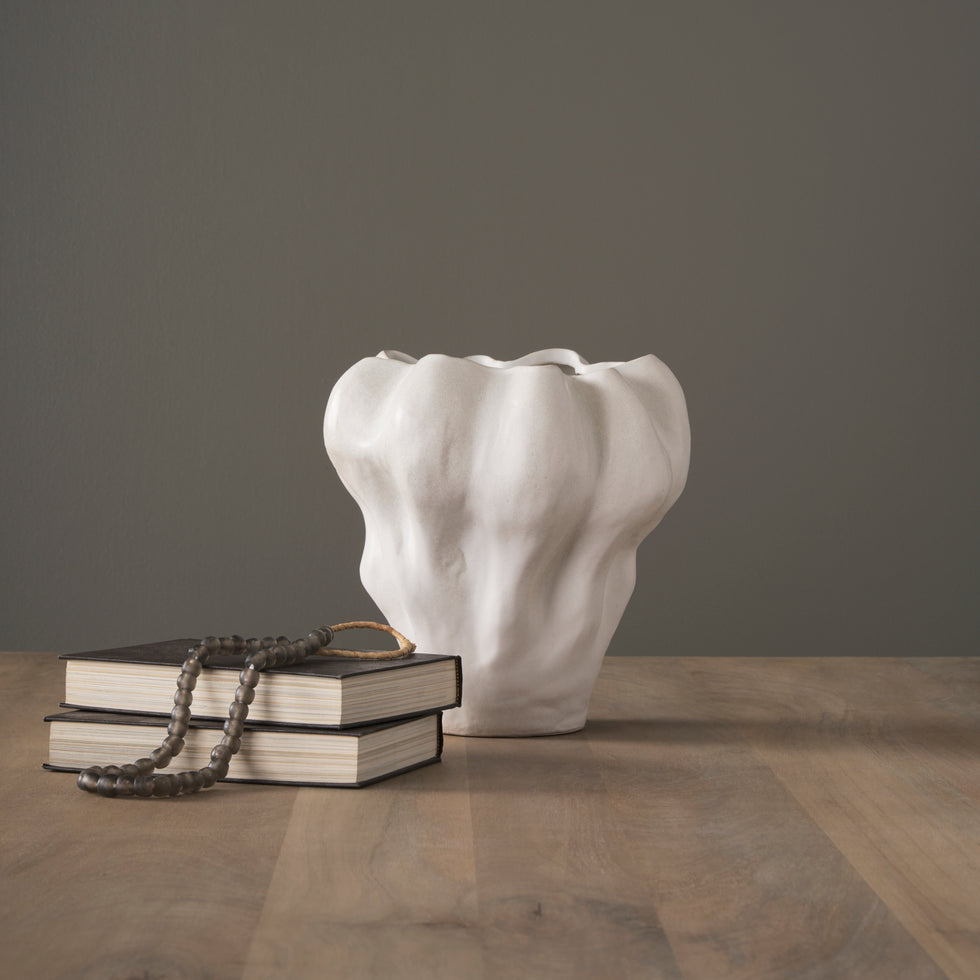 Mercana - Vanna Vase in Cream, Ceramic