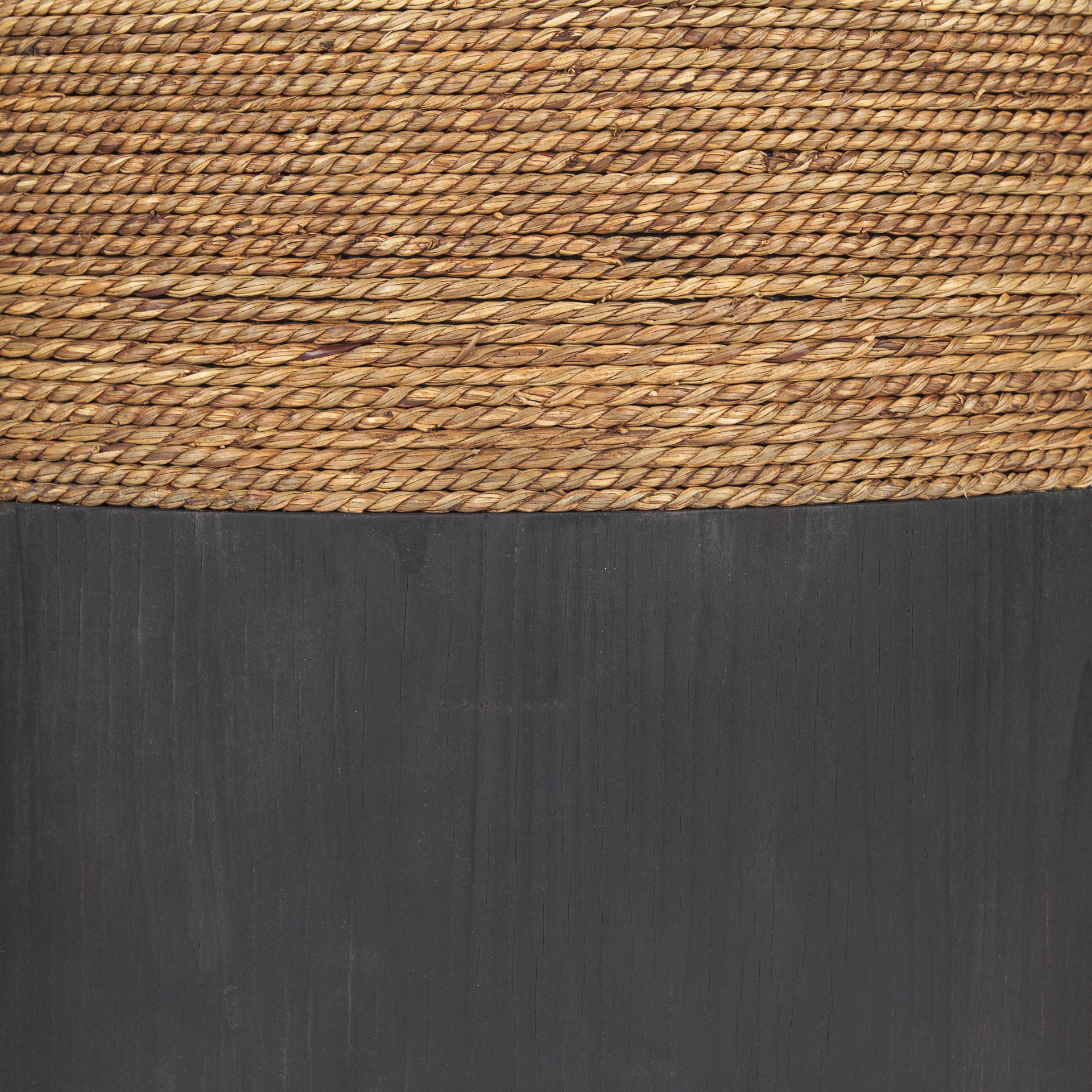 Mercana - Wenopa Accent Table in Black, Wood