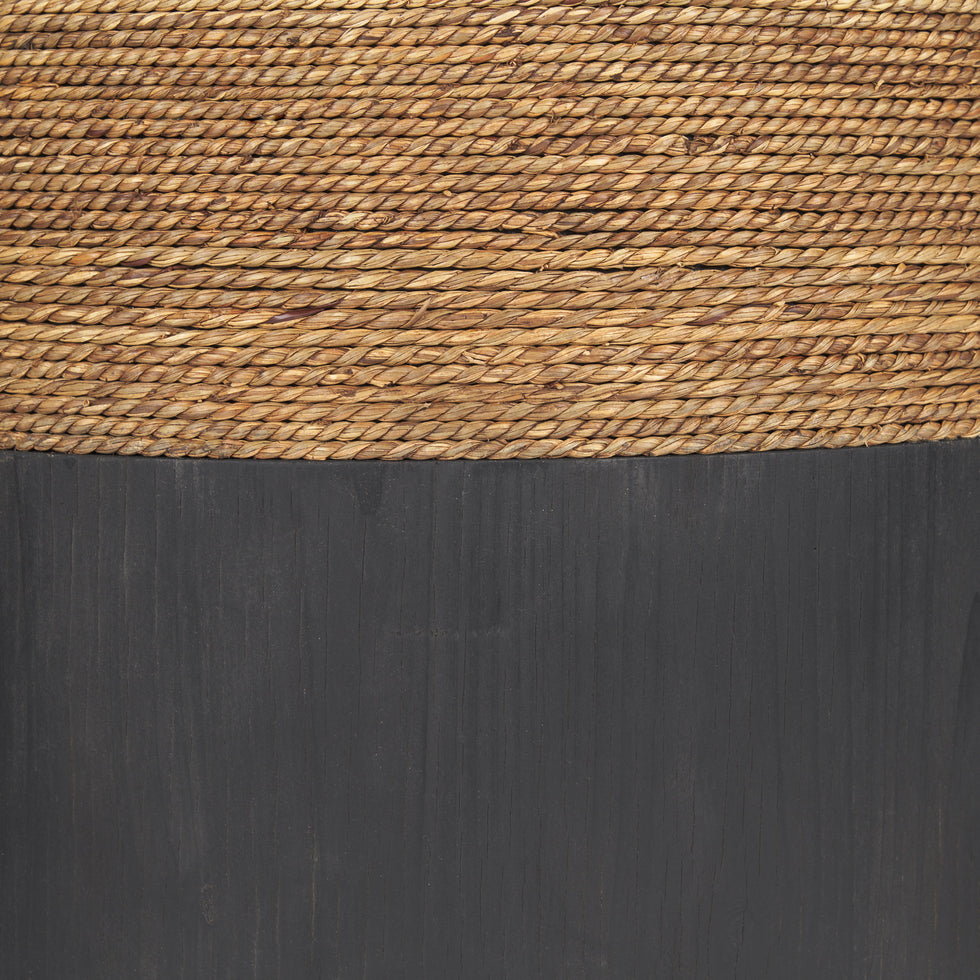 Mercana - Wenopa Accent Table in Black, Wood