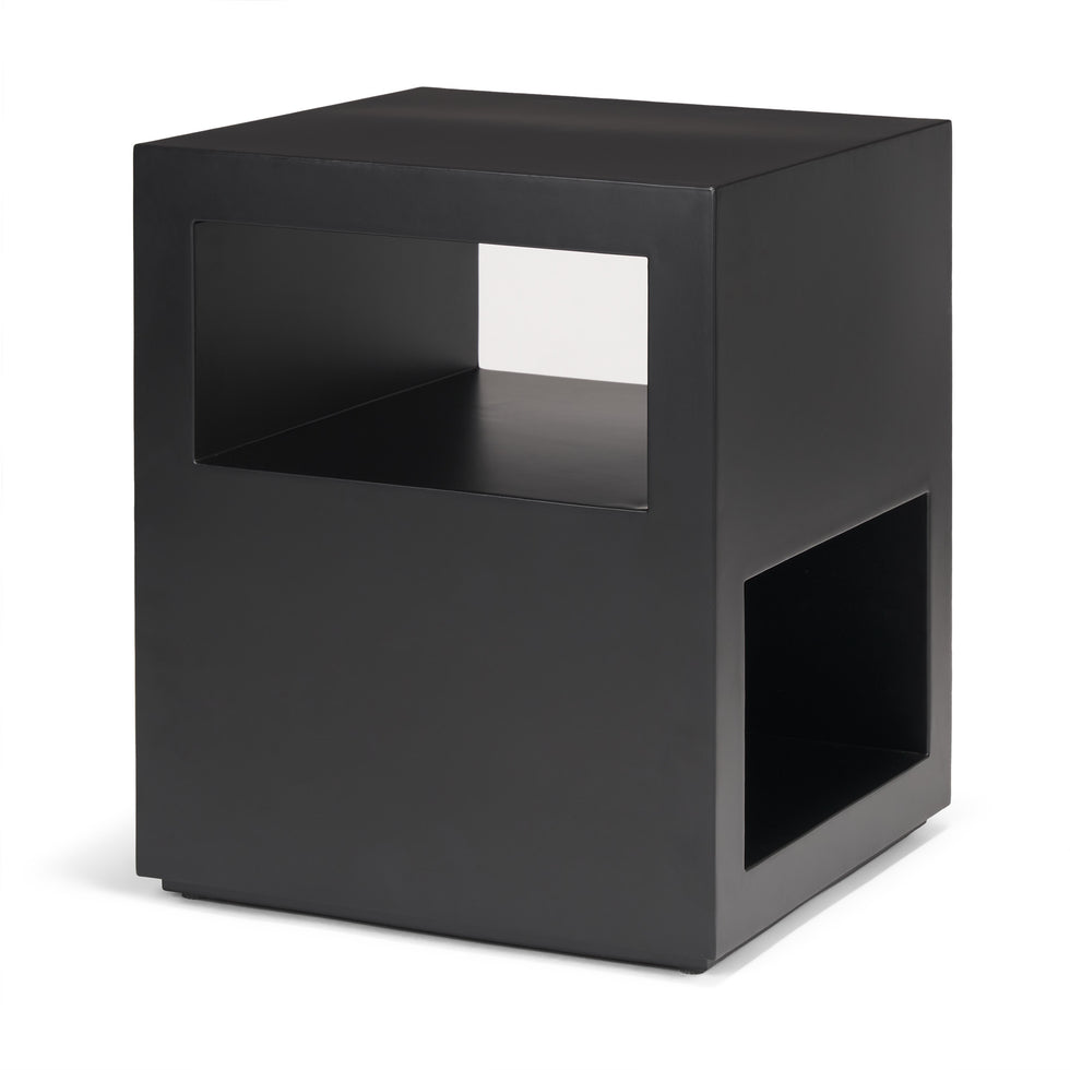 Mercana - Vondra Accent Table in Black, Metal