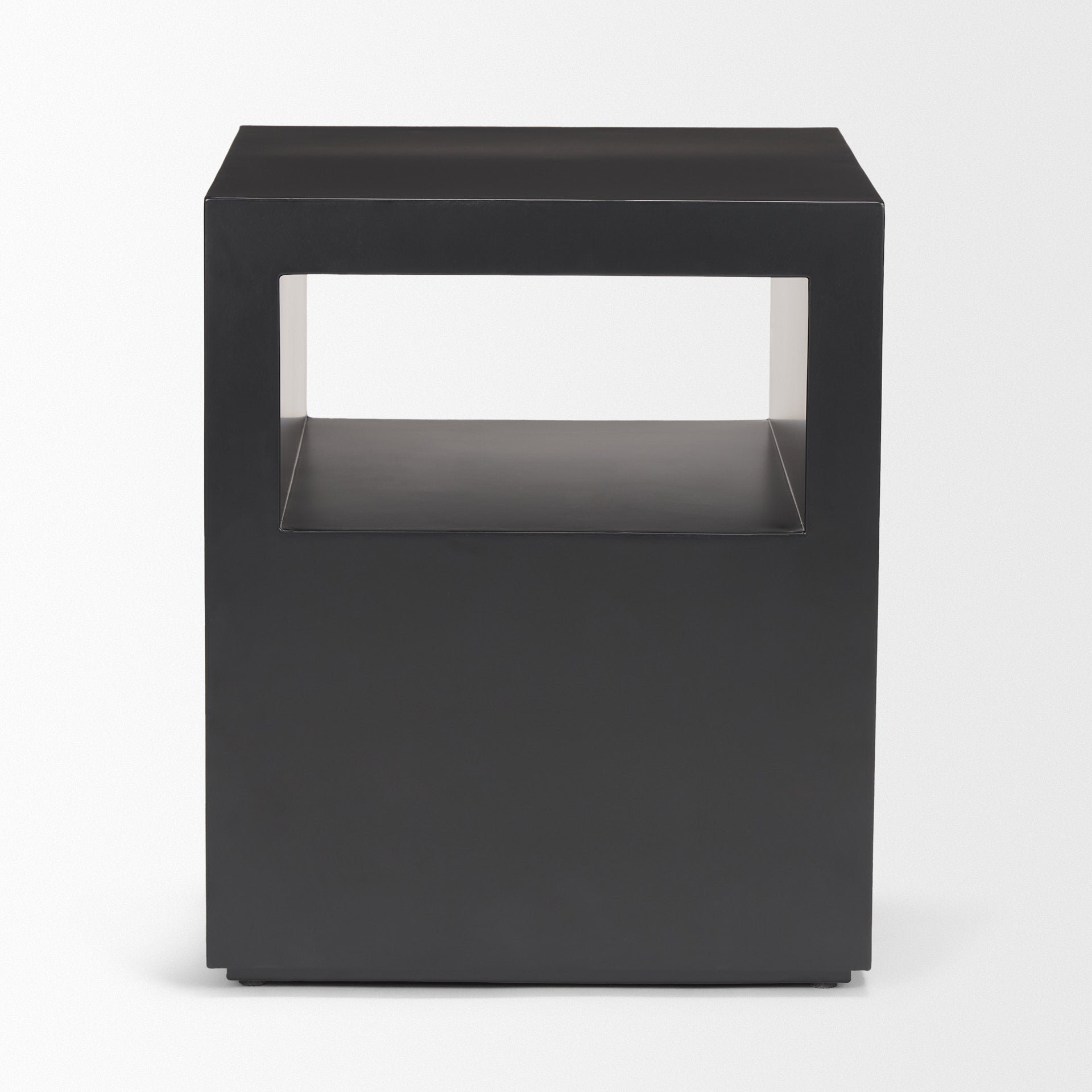Mercana - Vondra Accent Table in Black, Metal