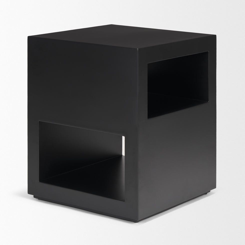 Mercana - Vondra Accent Table in Black, Metal