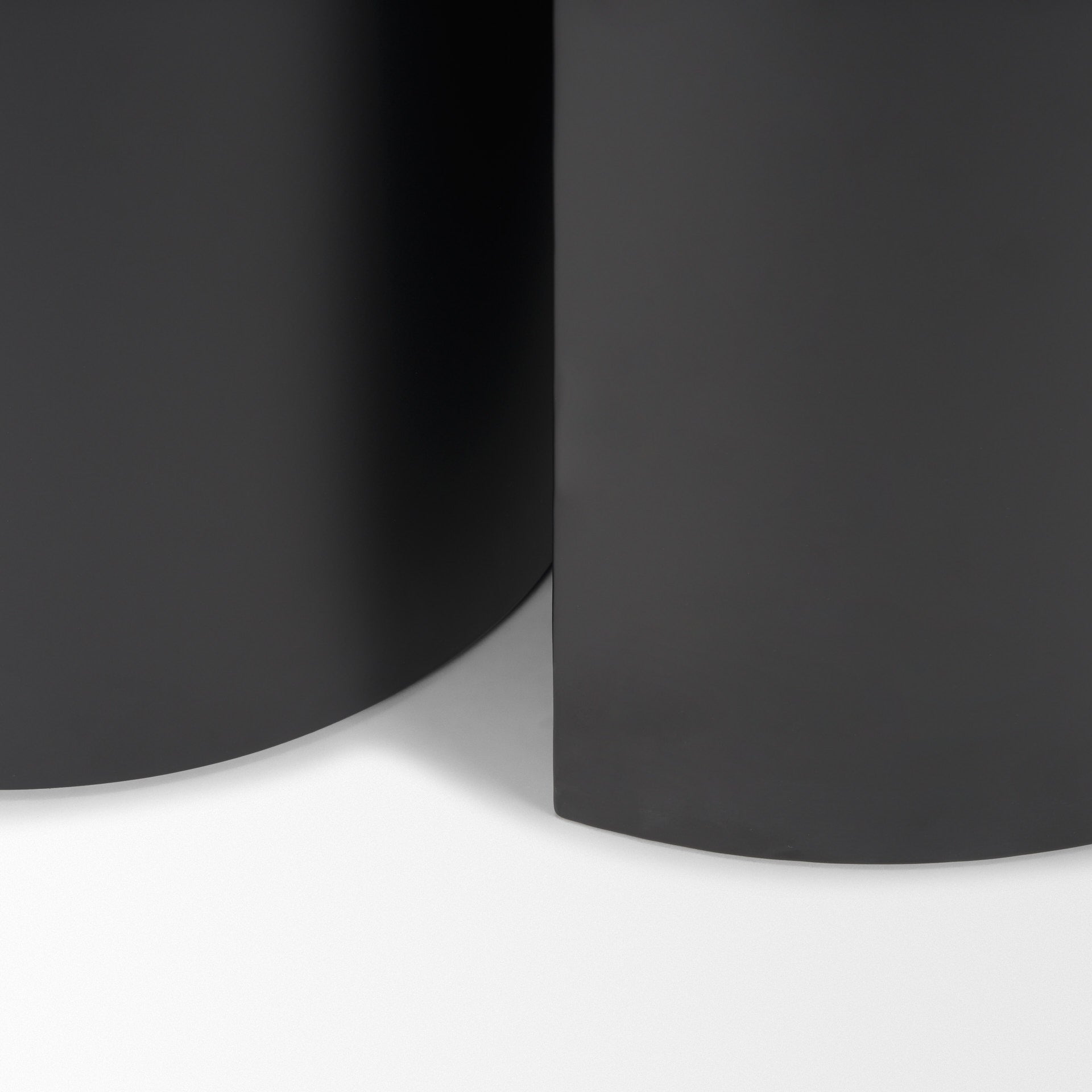 Mercana - Varden Accent Table in Black/Brown, Wood