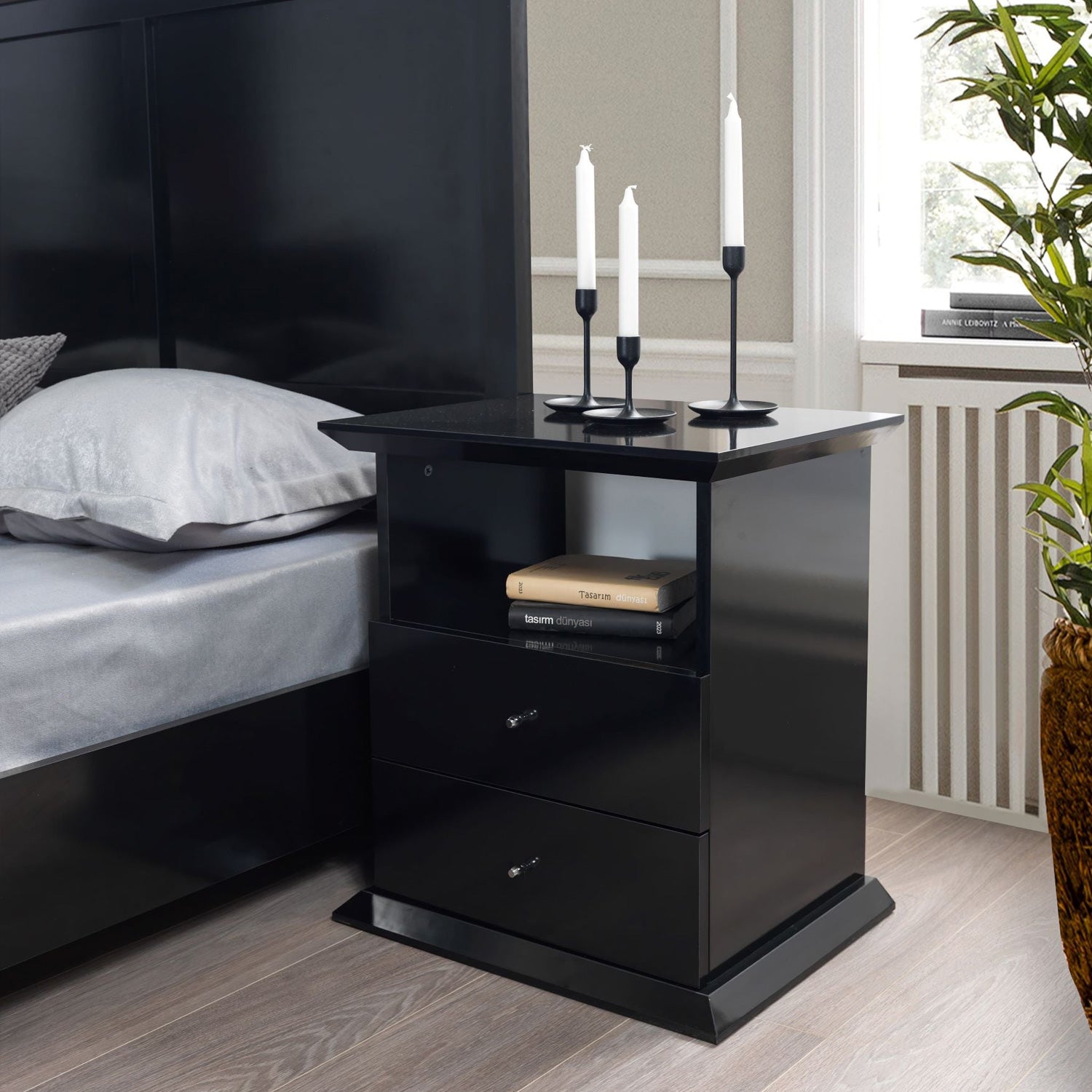 Nova - Erika Black 4 pc Queen Bedroom Set