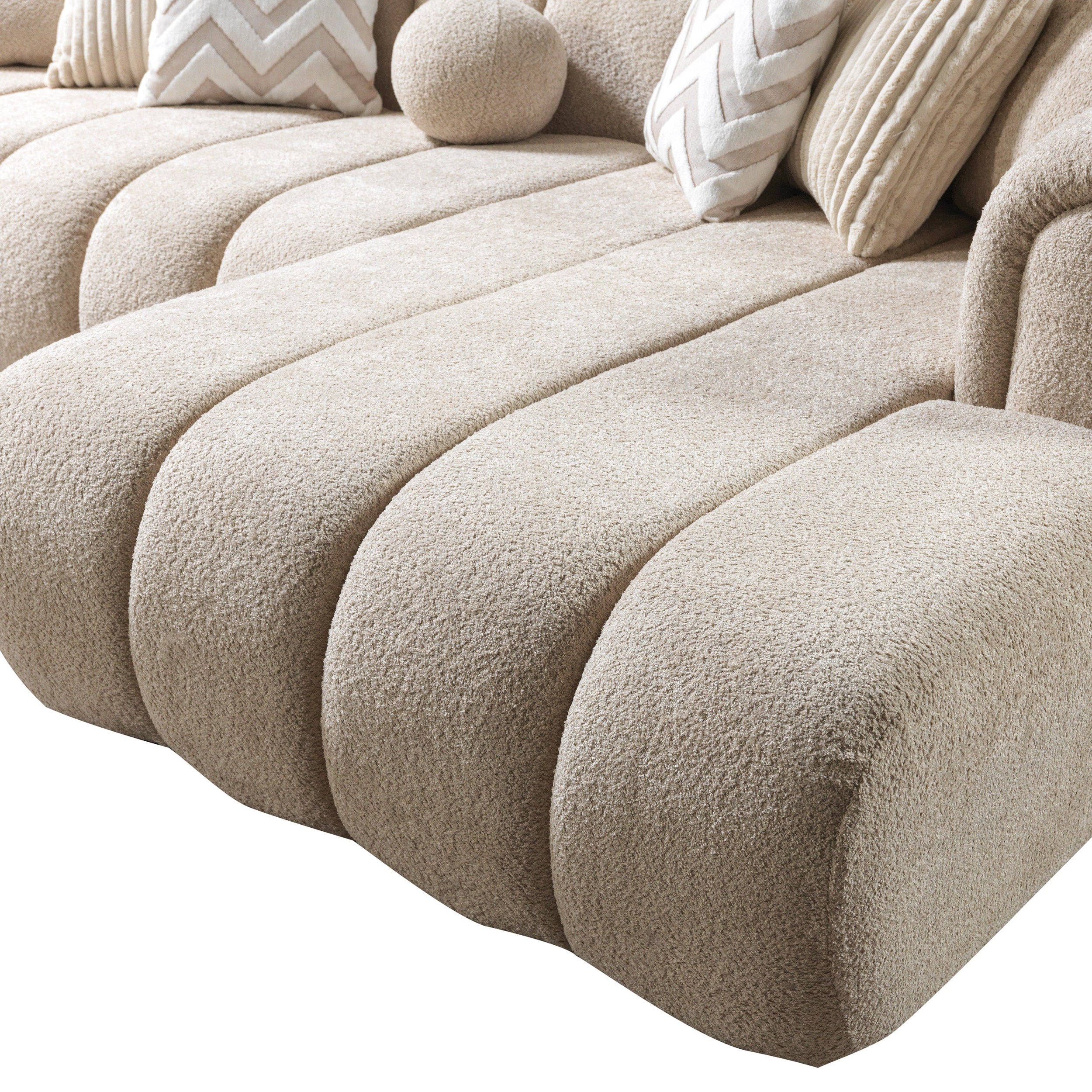 Nova - Lis Sand Boucle 115" Sectional