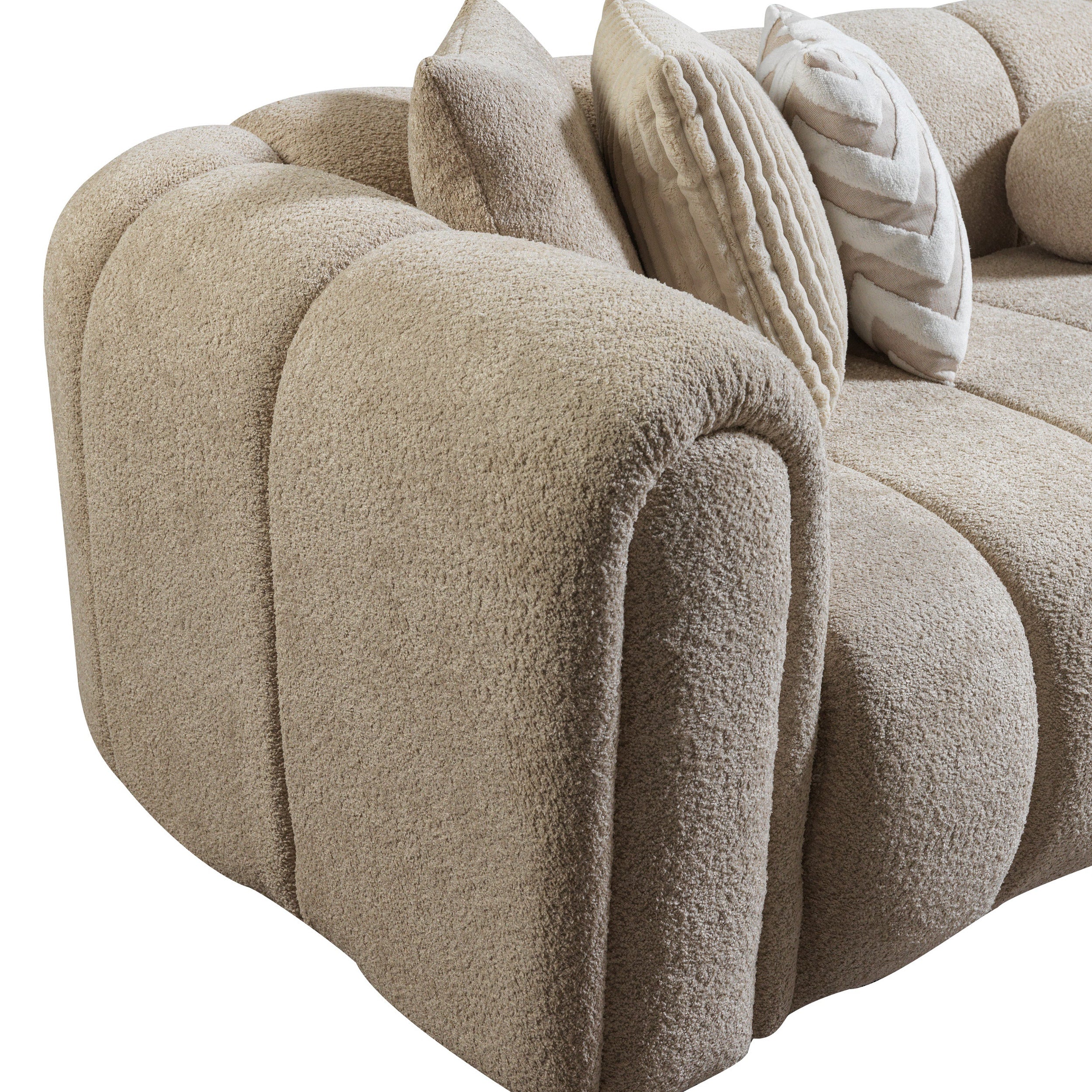 Nova - Lis Sand Boucle 115" Sectional
