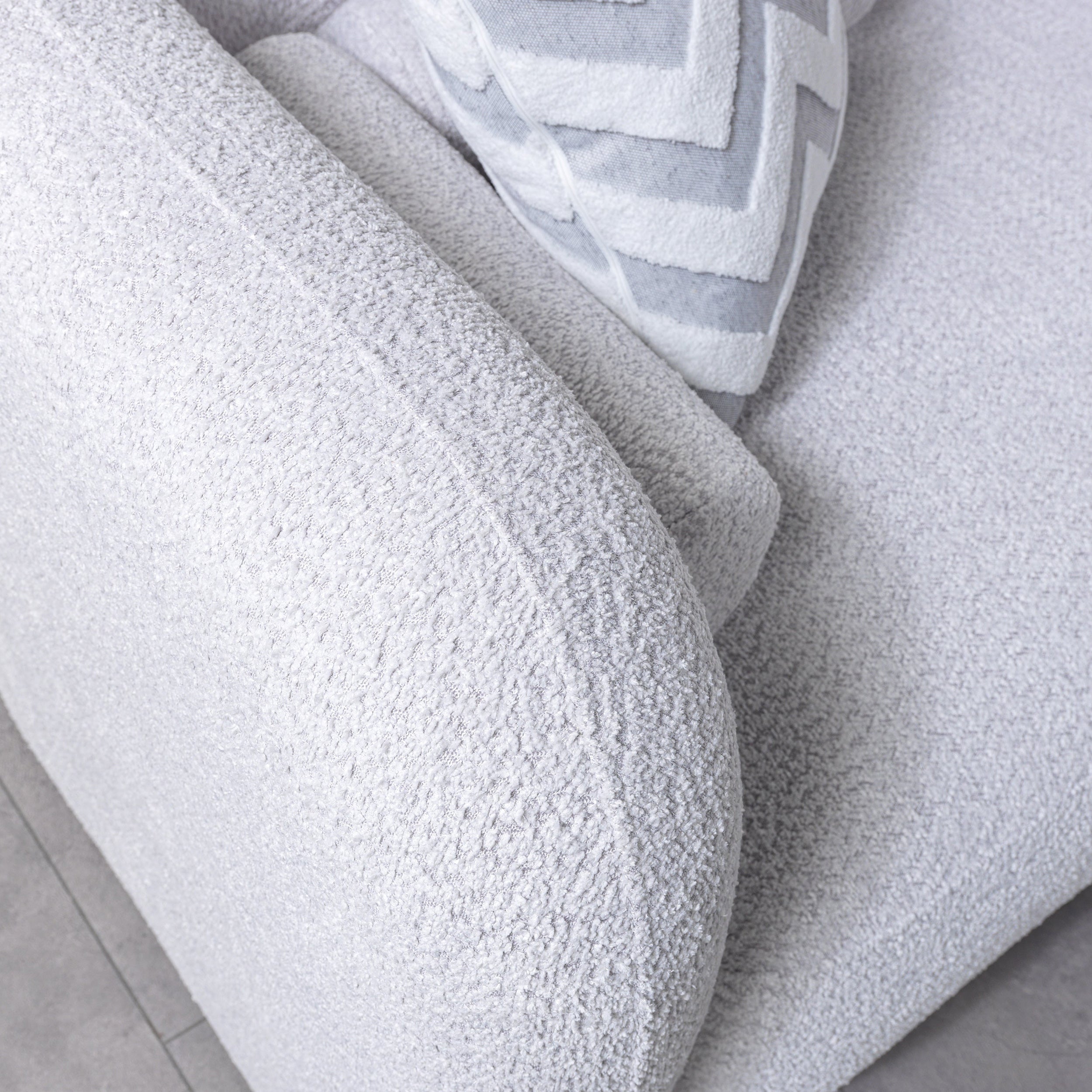 Nova - Liva Gray Boucle RAF 110" Sectional