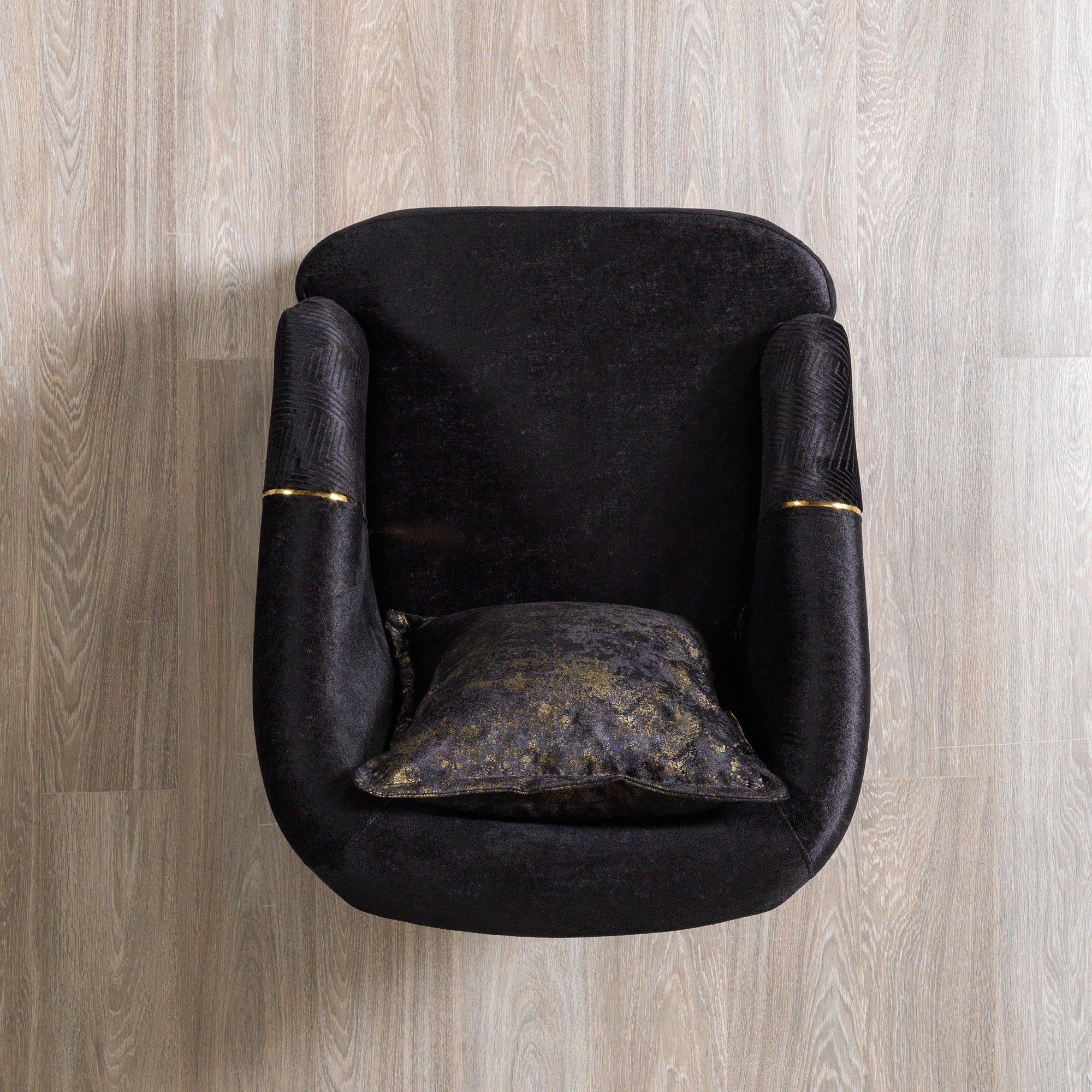 Nova - Santana Black Velvet Chair