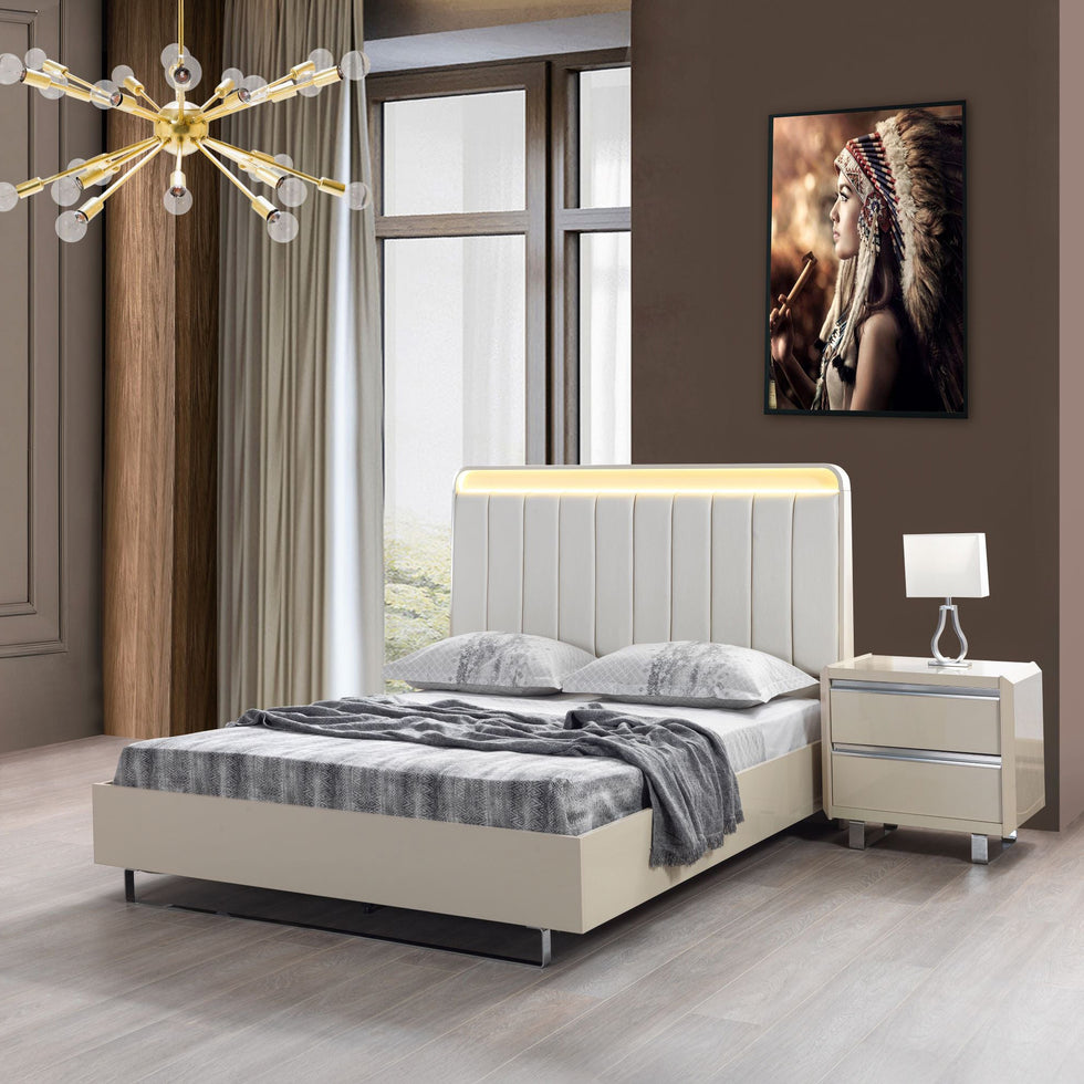 Nova - Viola Cream High Gloss Lacquer 4-Piece Queen Bedroom Set