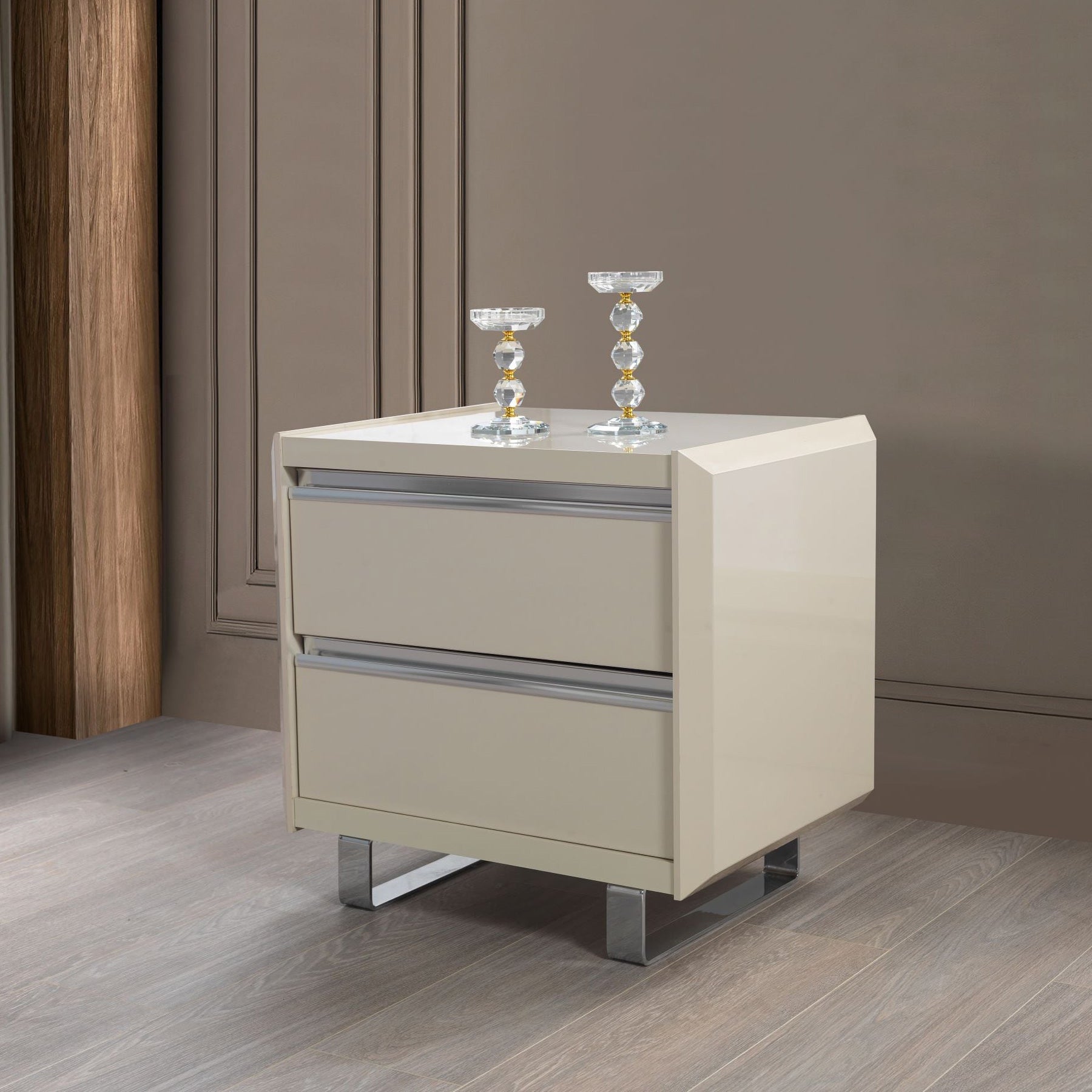 Nova - Viola Cream High Gloss Lacquer 4-Piece Queen Bedroom Set