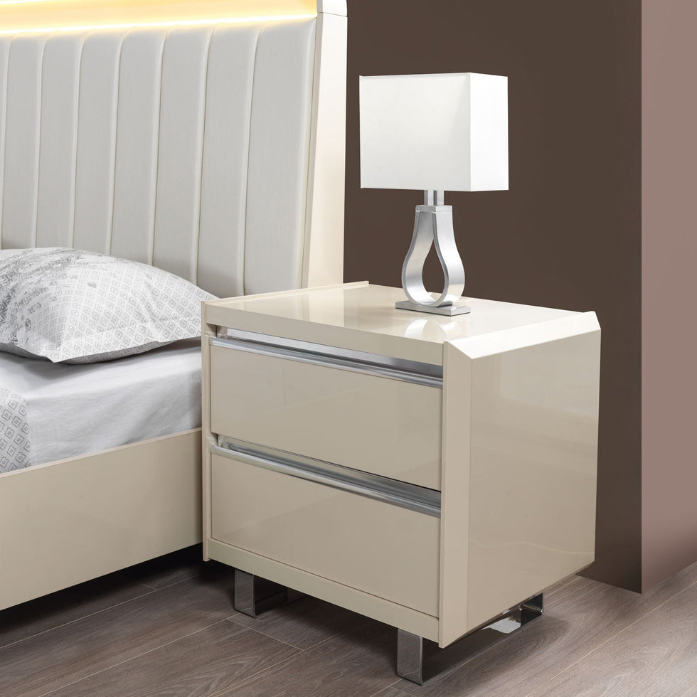 Nova - Viola Cream High Gloss Lacquer 4-Piece Queen Bedroom Set