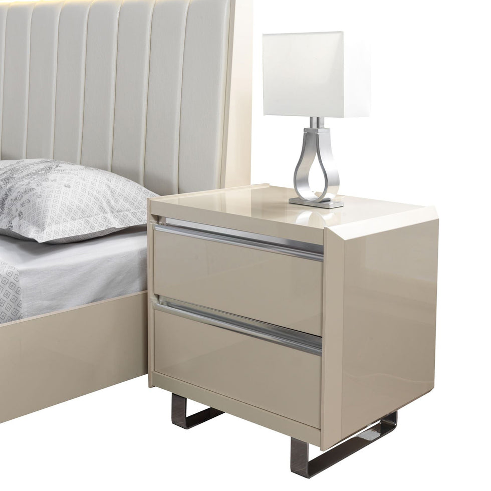 Nova - Viola Cream High Gloss Lacquer 4-Piece Queen Bedroom Set