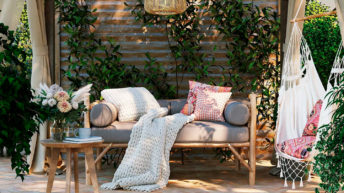 Chic_outdoor_patio_decorations