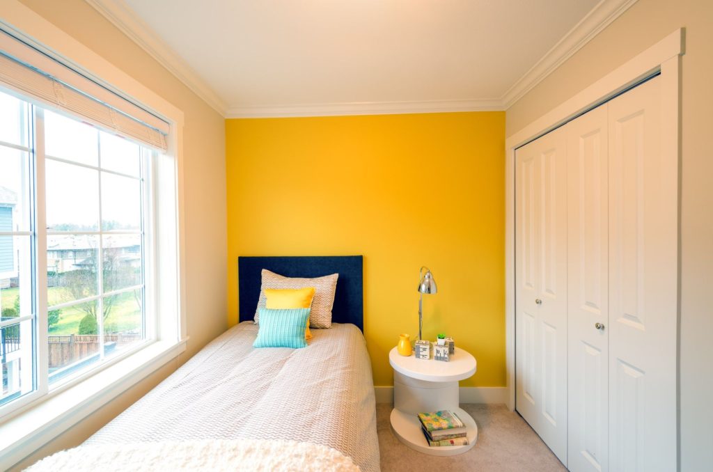 Best Color Combinations For A Bedroom Yellow Bed