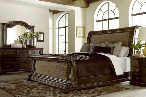 A.R.T.™ - Gables Upholstered Sleigh Bed Queen Size