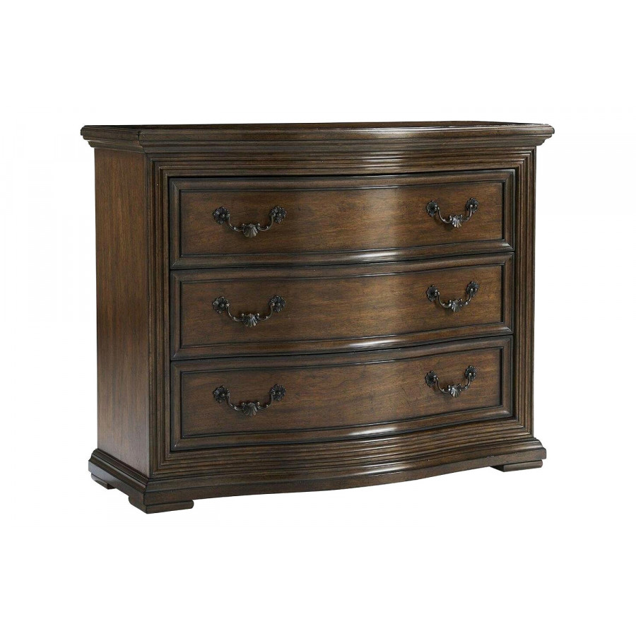 A.R.T. - Kingsport Medium Oak Bachelors Chest