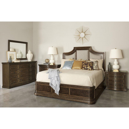 A.R.T. - Kingsport Medium Oak Bachelors Chest