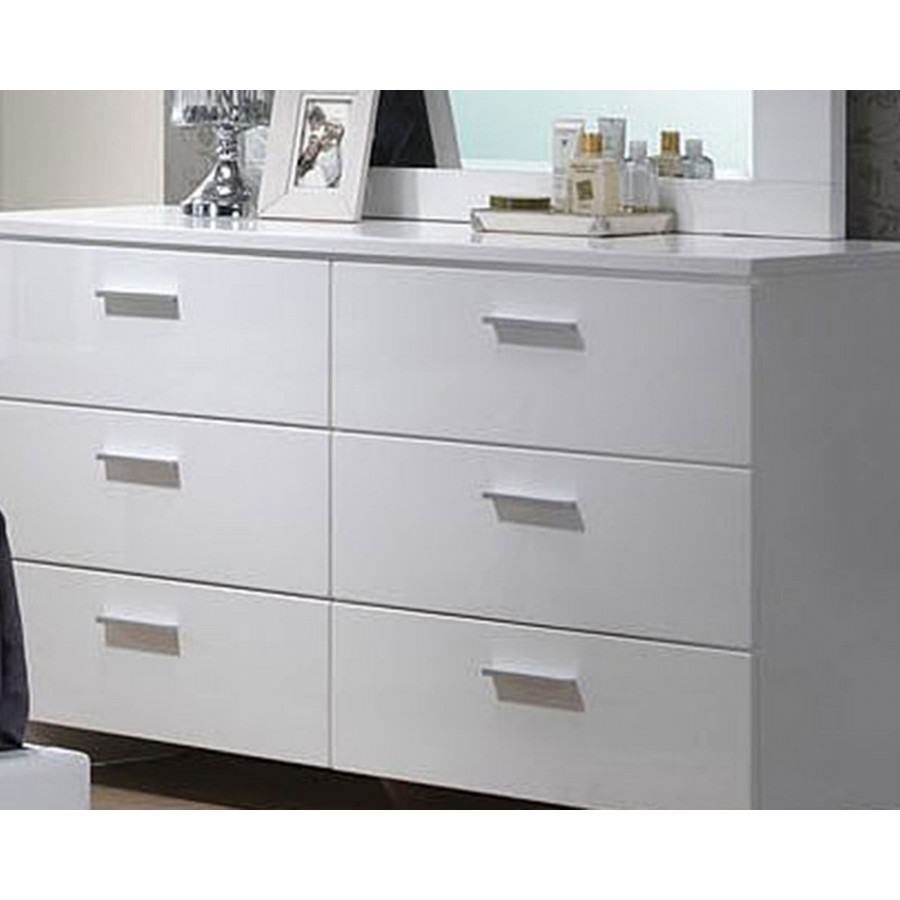 ACME - Lorimar Dresser in White/Chrome Leg