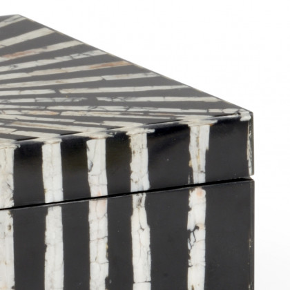Chelsea House - Razor Shell Box in Black/White