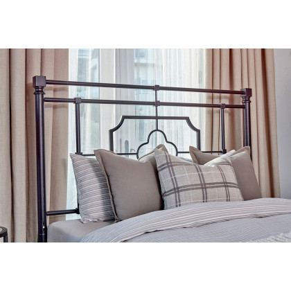 Coaster Paskay Eastern King Metal Panel Bed - Matte Black