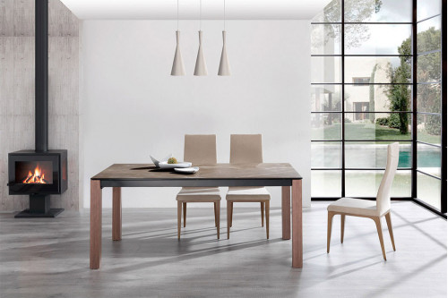 ESF™ - Iron Table with Igni Chairs
