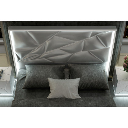 Franco Kiu Queen Size Bed With Light - White