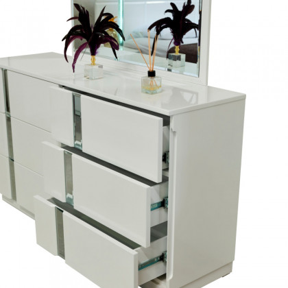 Furnia - Sienna Dresser with Mirror in White