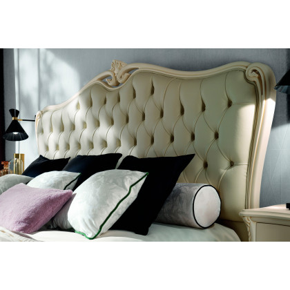 Giorgio Casa Valpolicella Buttoned Bed With Surround - Matte Powder, 200x200 cm
