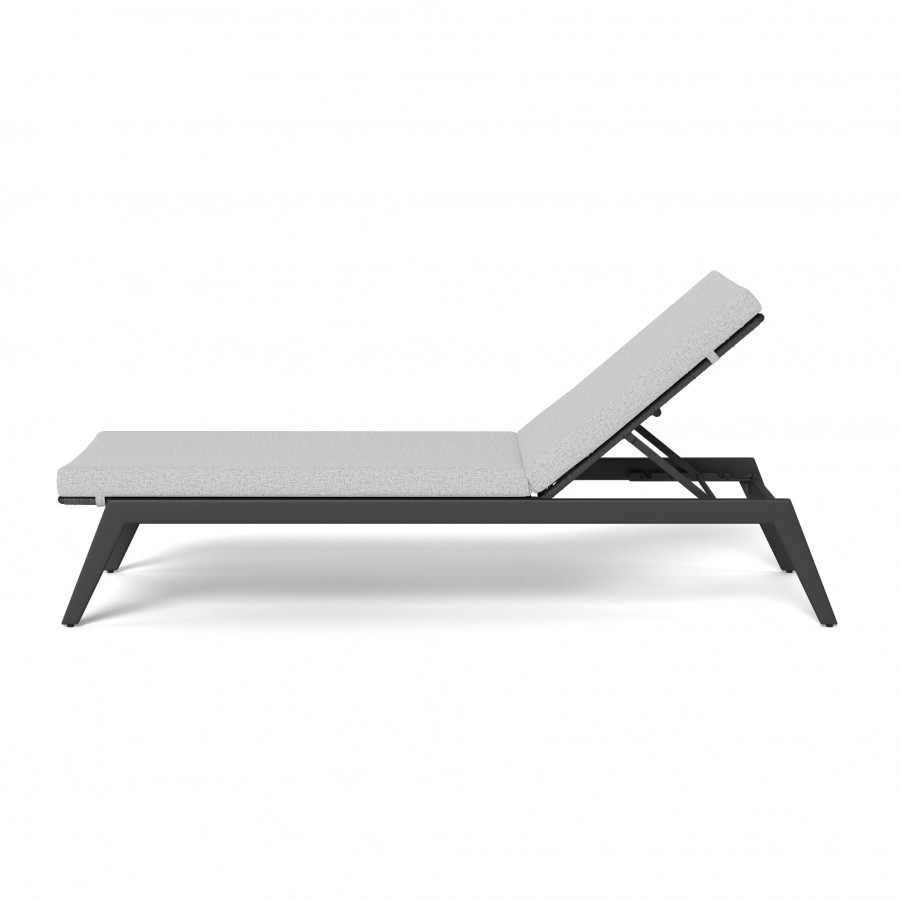 Harbour Loop Sun Lounge - Aluminum Asteroid / Copacabana Sand / Wicker Gray