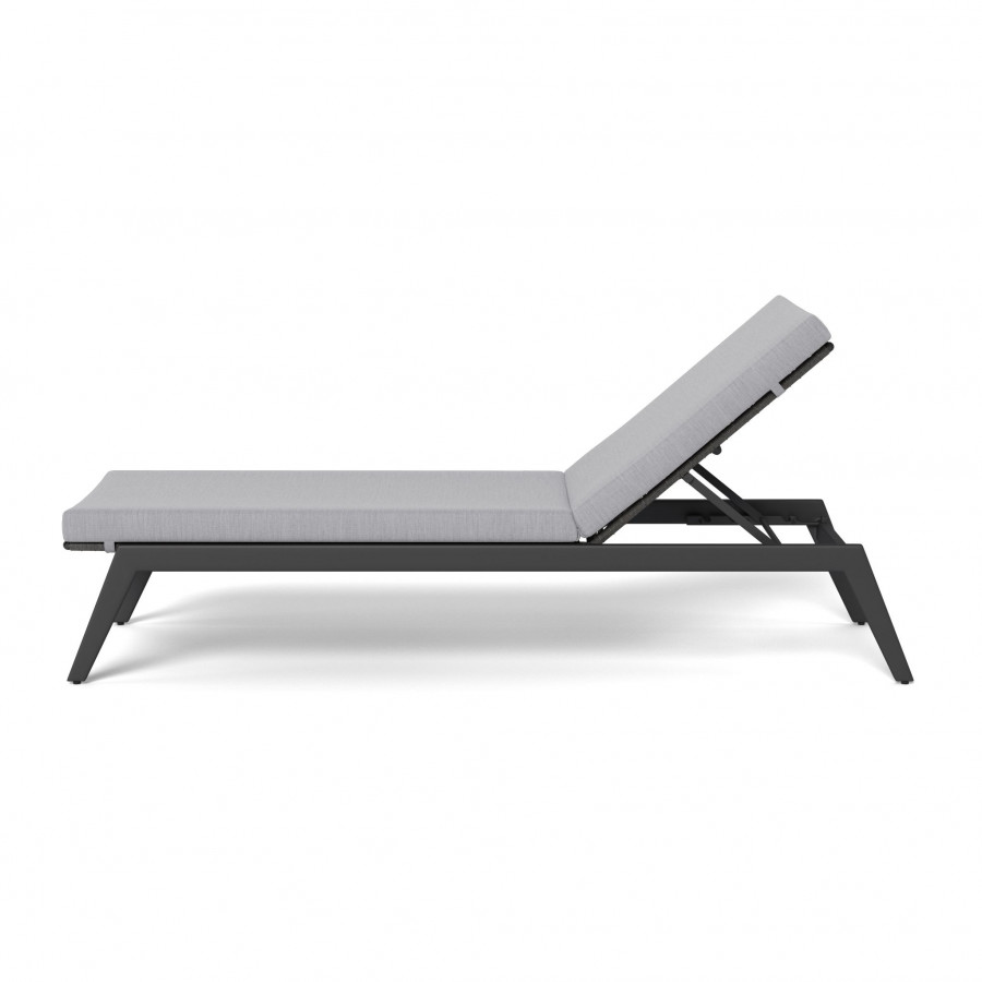Harbour Loop Sun Lounge - Aluminum Asteroid / Panama Cloud / Wicker Gray