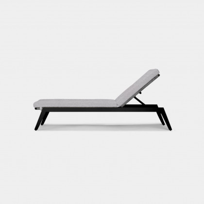 Harbour Loop Sun Lounge - Aluminum Asteroid / Panama Cloud / Wicker Gray