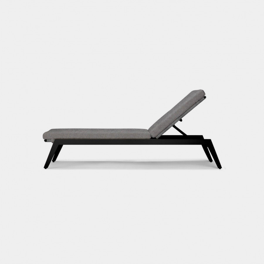 Harbour Loop Sun Lounge - Aluminum White, Cast Silver, Wicker Gray