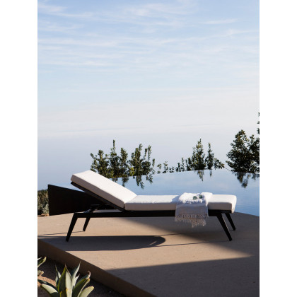 Harbour Loop Stacking Sun Lounge in Aluminum Asteroid / Batyline Silver